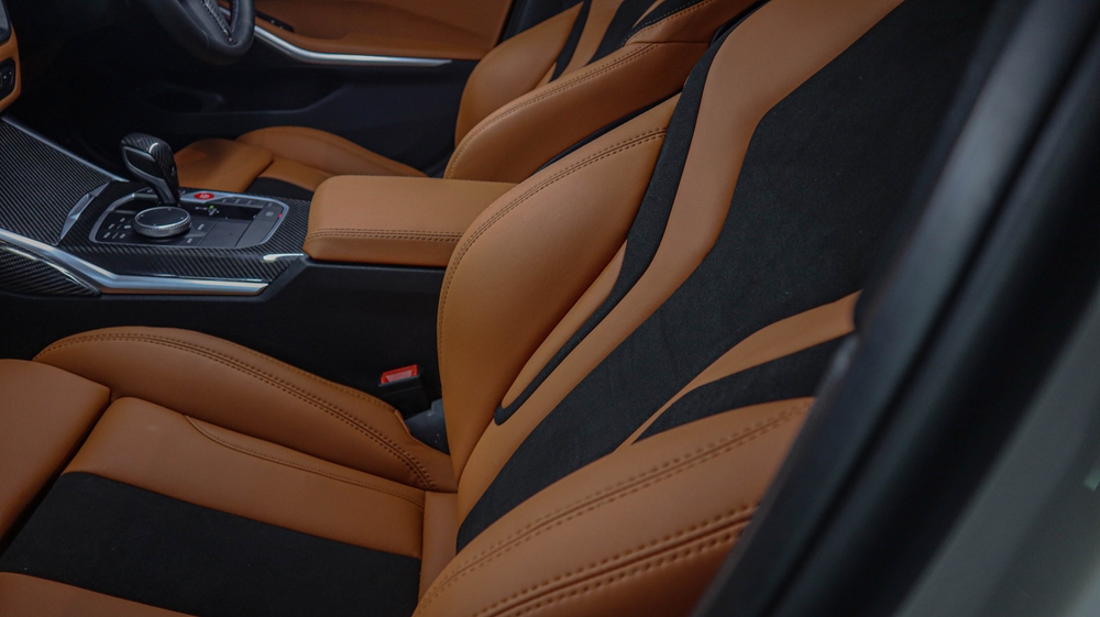 เบาะรถหุ้มหนัง Nappa สัมผัสแบบ Super Soft เพิ่มความหรูหราพรีเมียม เนียนนุ่มทุกการนั่ง